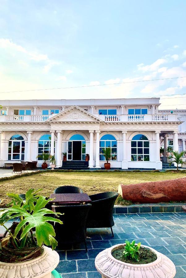 Dream Palace Resort Kathmandu Esterno foto