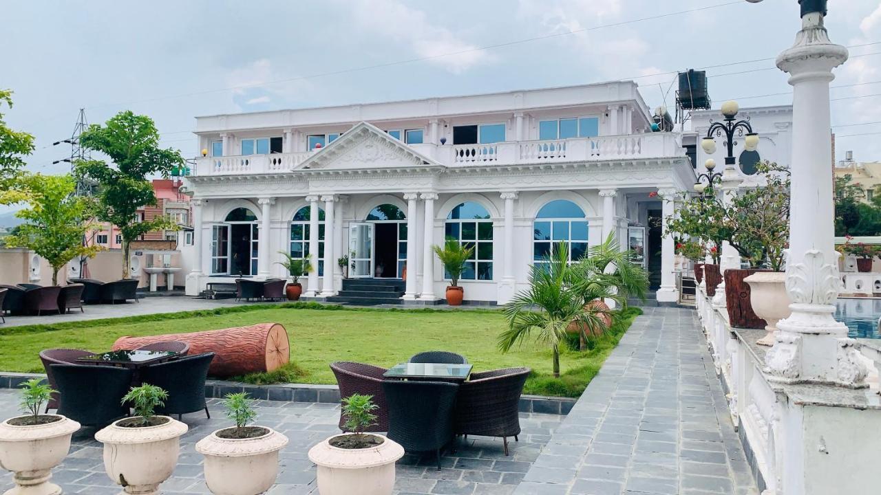 Dream Palace Resort Kathmandu Esterno foto